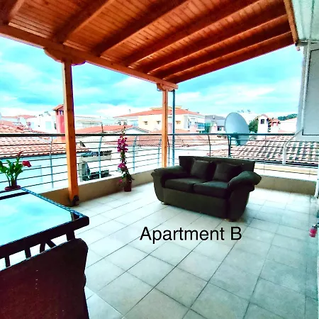 Paradise Mirka Apartman Skála Neón Epivatón