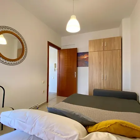 Paradise Mirka * Skála Neón Epivatón