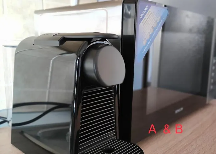 Paradise Mirka Skála Neón Epivatón