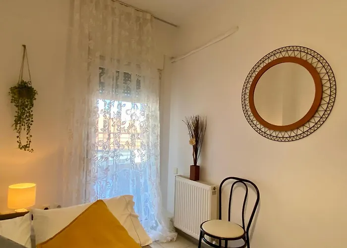 Paradise Mirka Apartman Skála Neón Epivatón