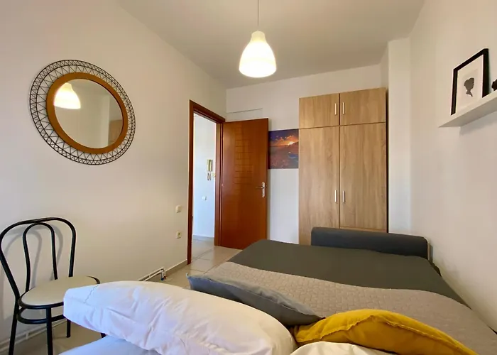 Paradise Mirka * Skála Neón Epivatón