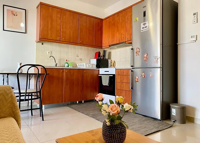 Paradise Mirka * Skála Neón Epivatón